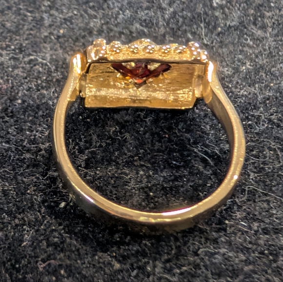 14k Gold Garnet Etruscan Style Ring - sz. 3.5 - Picture 4 of 12
